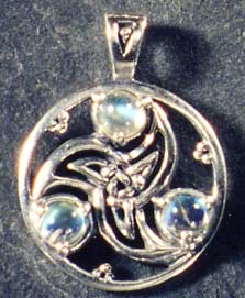 C1 Three Stone Celtic Pendant
